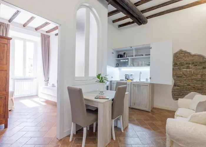 Mommy's - Pantheon House *