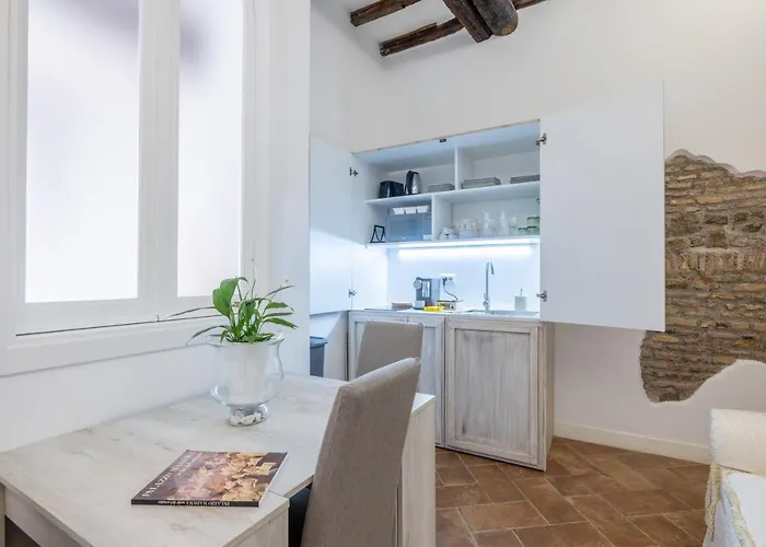 Mommy's - Pantheon House *