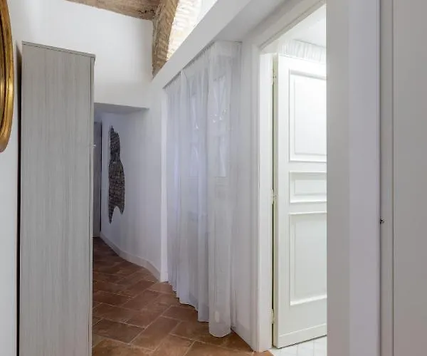 Апартаменты Mommy's - Pantheon House